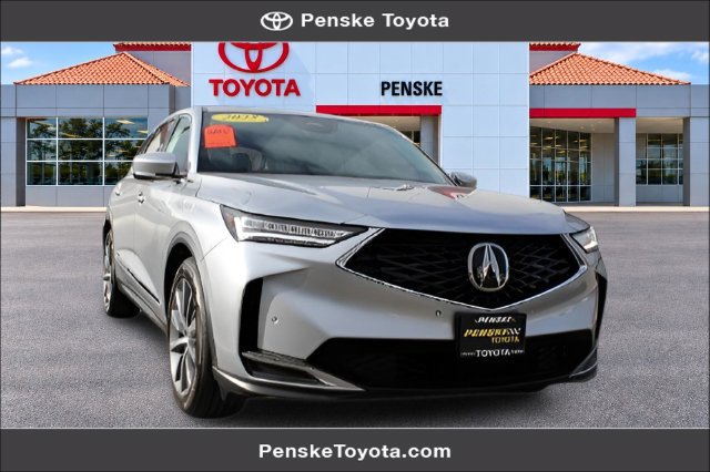 Used 2025 Acura MDX w/ Technology Package FWD image 1