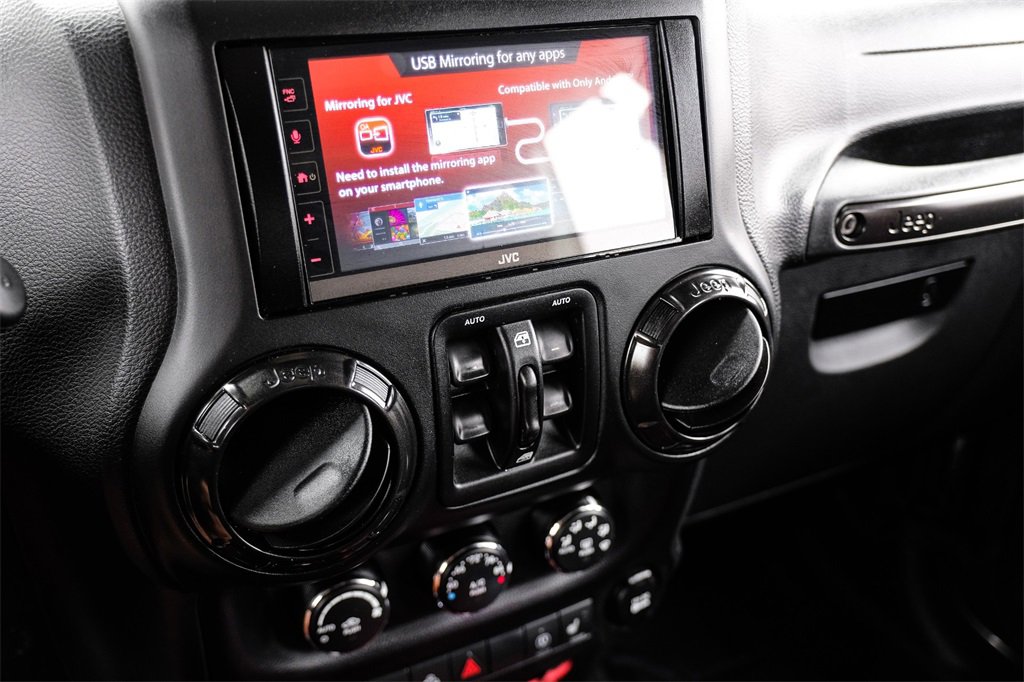 Used 2017 Jeep Wrangler Unlimited Rubicon image 21