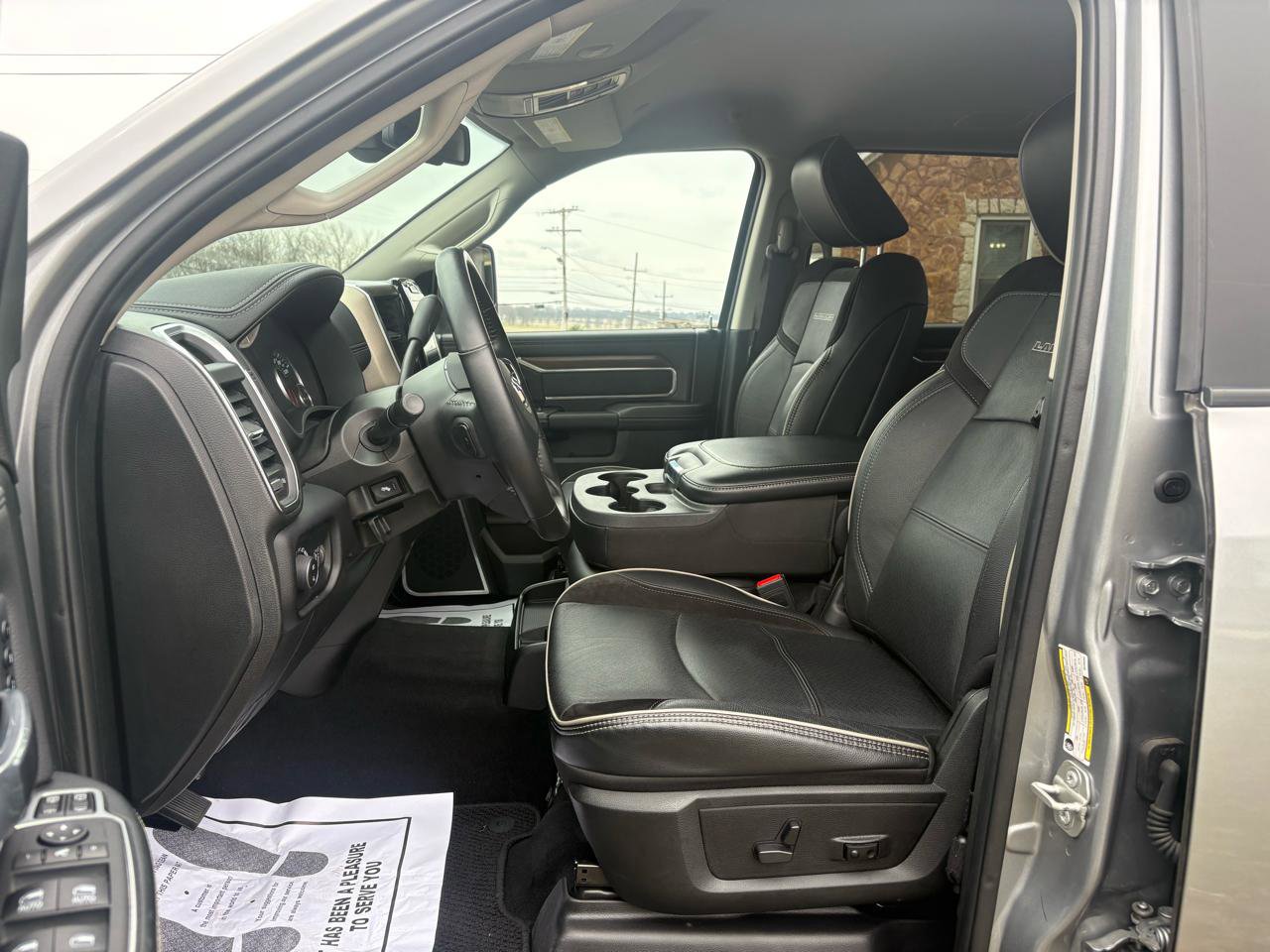 Used 2024 RAM 2500 Laramie AWD/4WD image 8