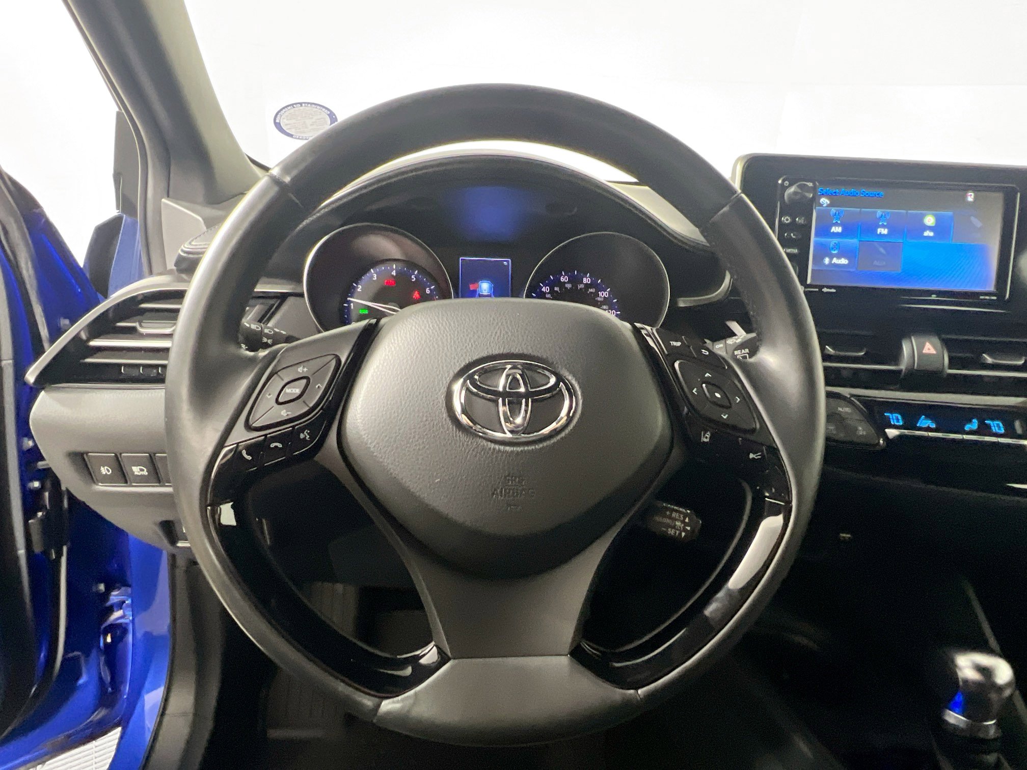 Used 2018 Toyota C-HR XLE image 17