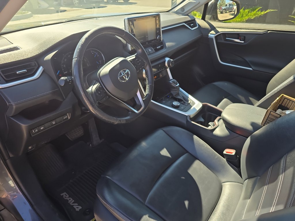 Used 2019 Toyota RAV4 Limited image 26