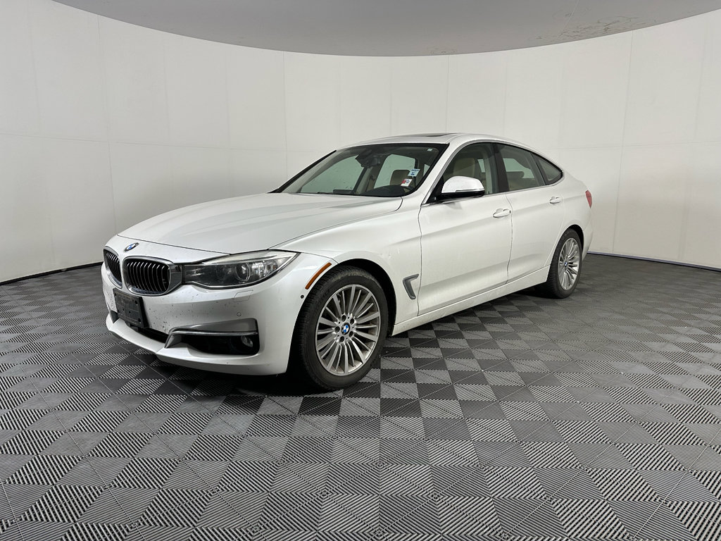 Used 2015 BMW 328i Gran Turismo xDrive image 2
