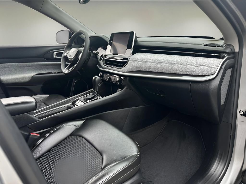 Used 2022 Jeep Compass Latitude image 19