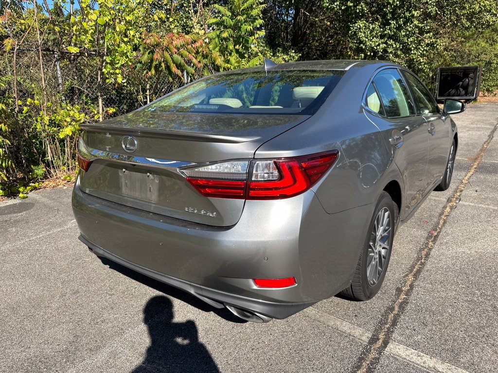 Used 2017 Lexus ES 350 w/ Navigation System Package FWD image 3