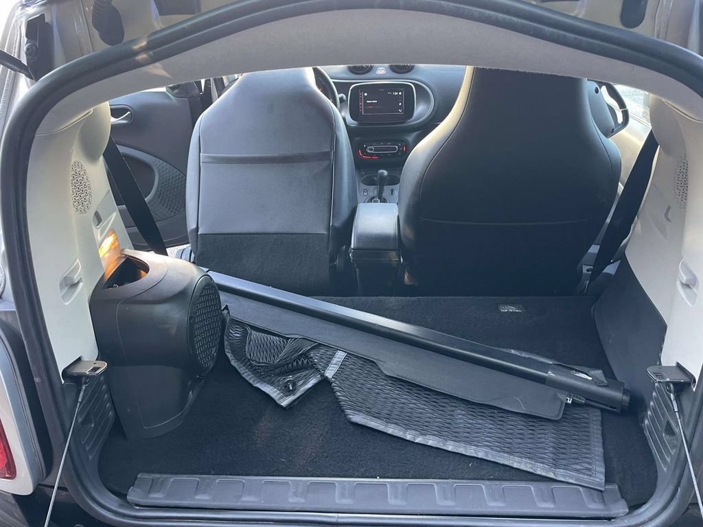 Used 2016 smart fortwo Prime RWD image 10
