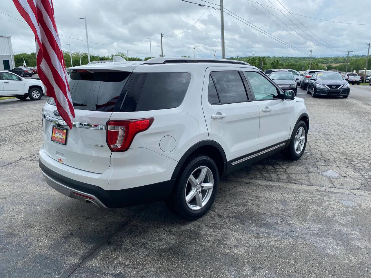 Used 2016 Ford Explorer XLT w/ Equipment Group 201A AWD/4WD image 5