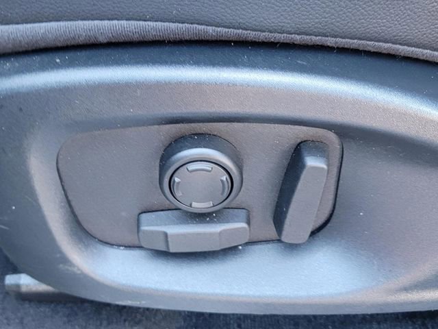 Used 2018 Jaguar E-PACE R-Dynamic SE image 34