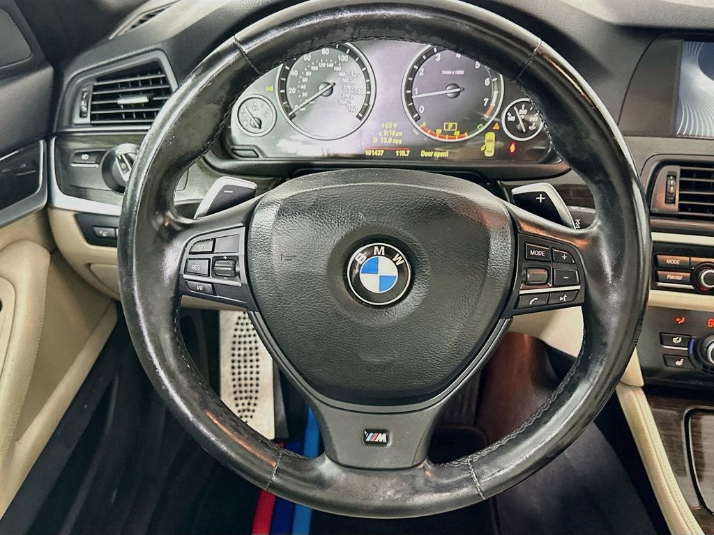 Used 2011 BMW 550i xDrive Sedan AWD/4WD image 18