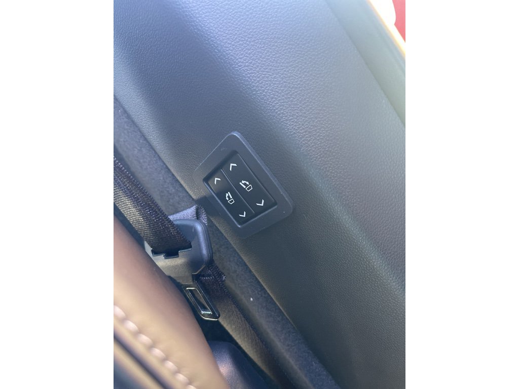 Used 2024 Cadillac XT6 Premium Luxury w/ Platinum Package image 32