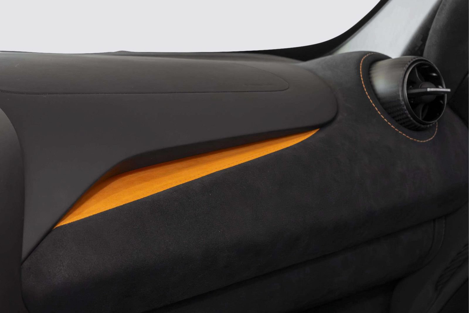 Used 2024 McLaren 750S Spider RWD image 39