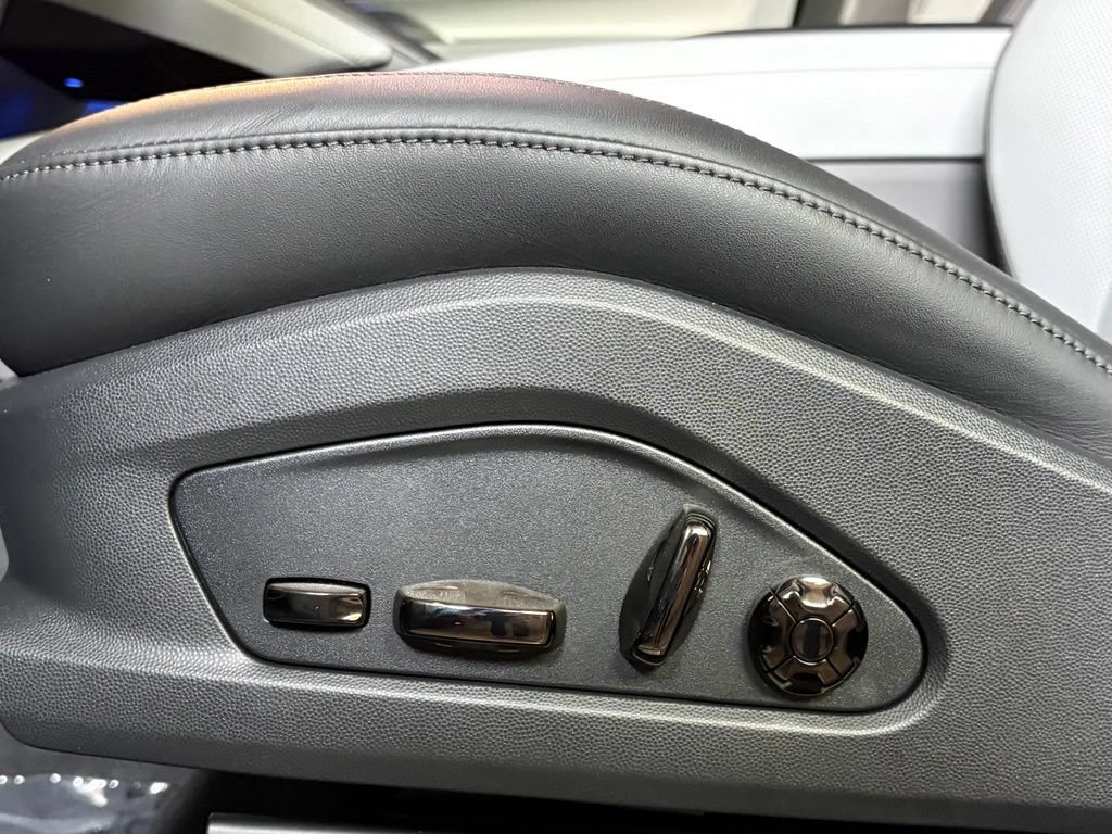 New 2026 Porsche Cayenne Electric AWD/4WD image 23
