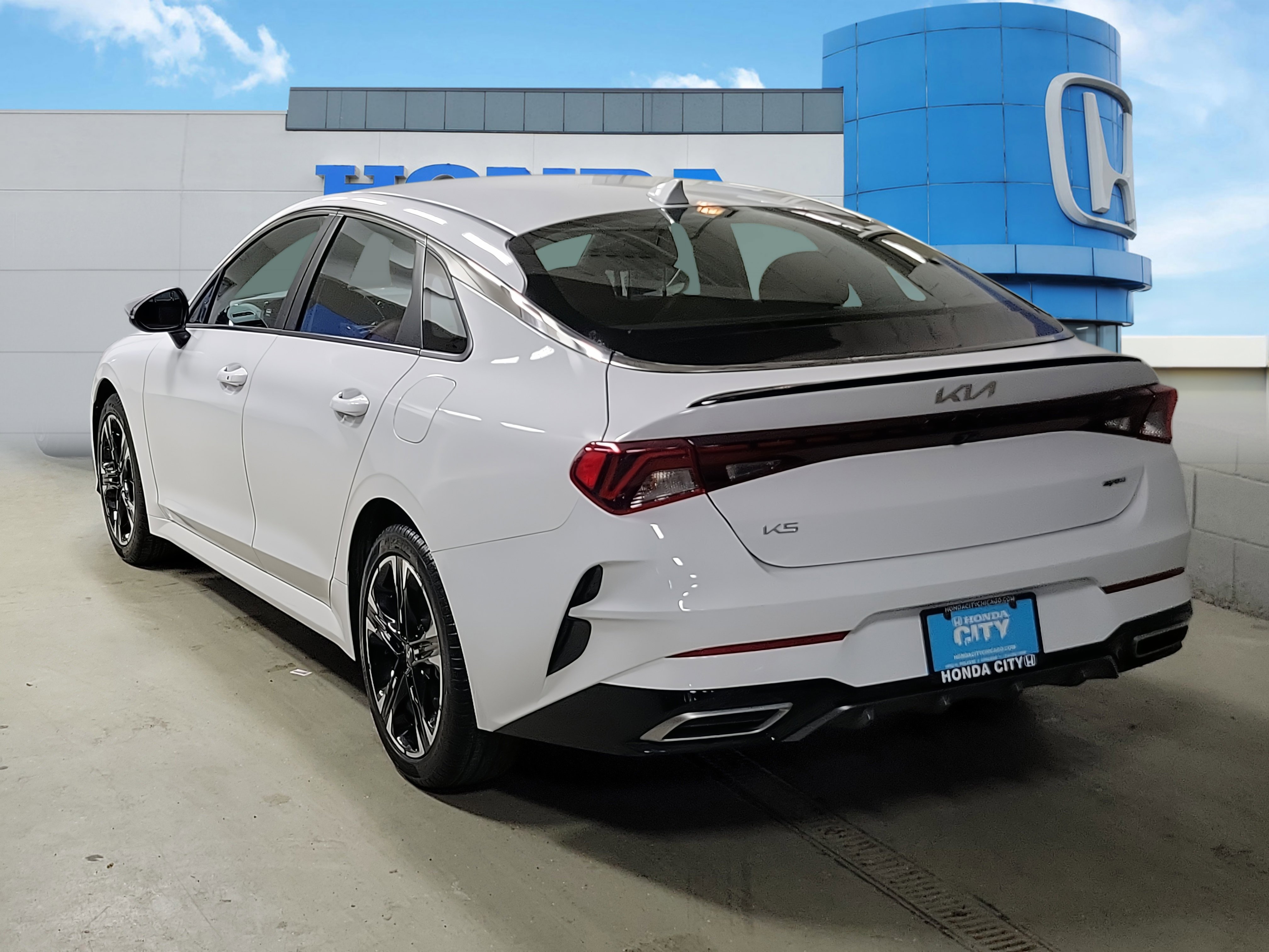 Used 2024 Kia K5 GT-Line w/ GT-Line Premium Package image 4