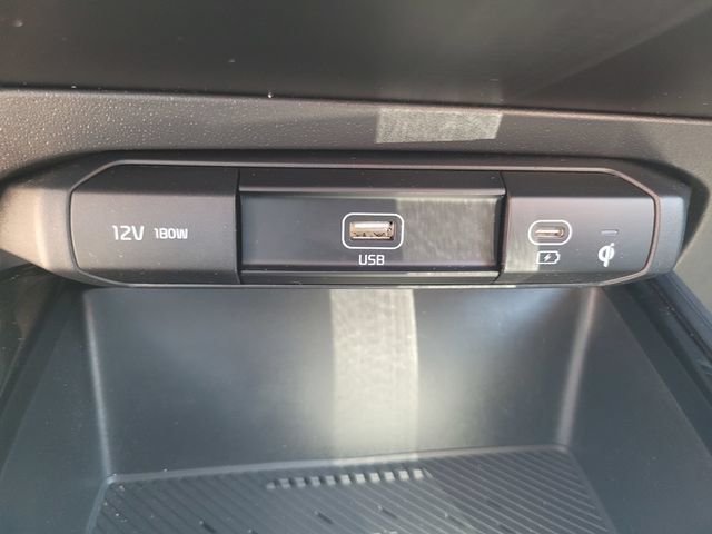 Used 2025 Kia Niro EX FWD image 24