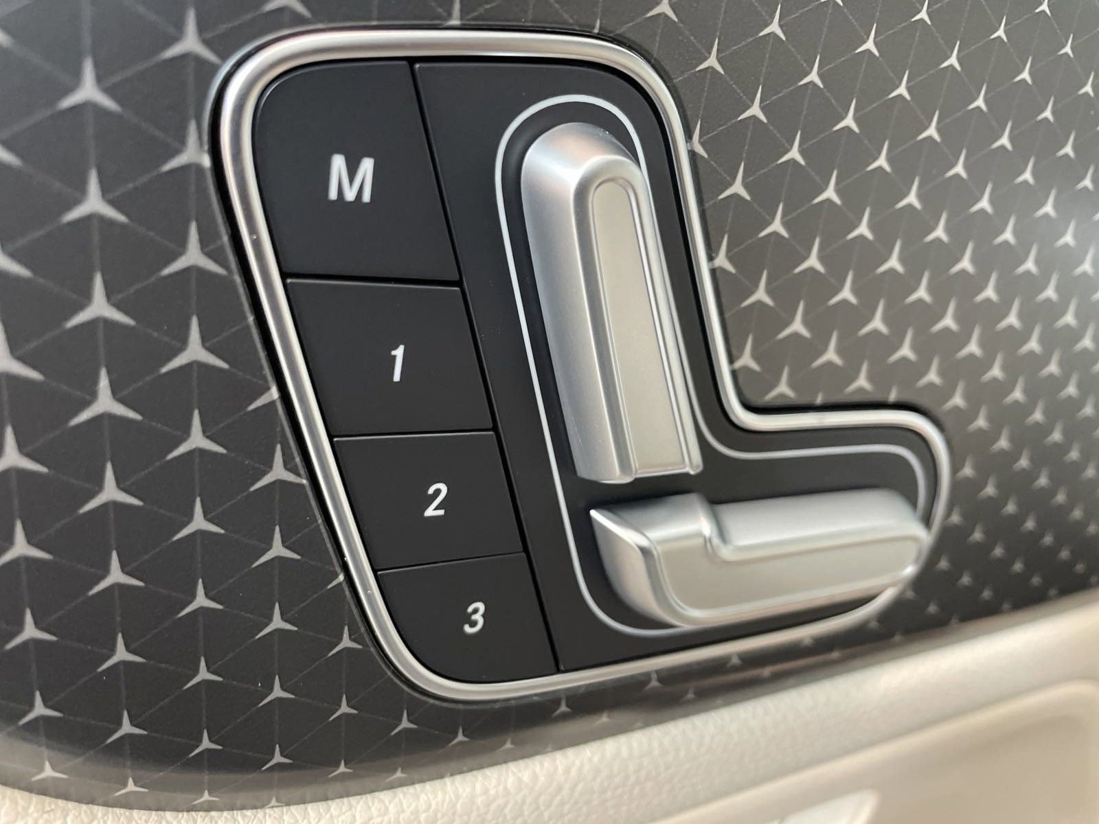 Certified 2025 Mercedes-Benz GLA 250 image 16