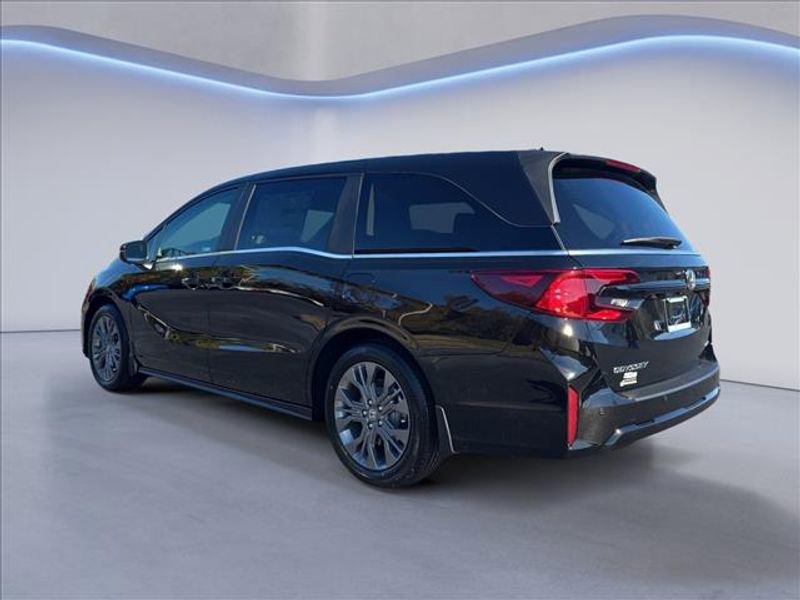 New 2026 Honda Odyssey Touring image 4