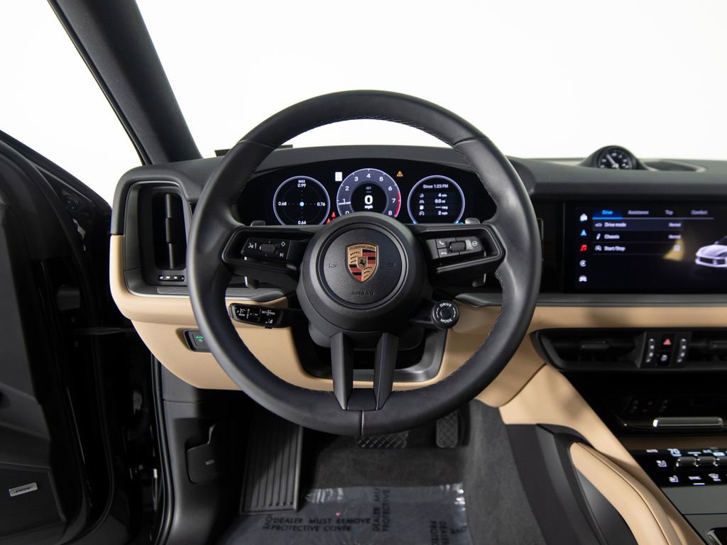 Certified 2025 Porsche Cayenne Coupe image 17