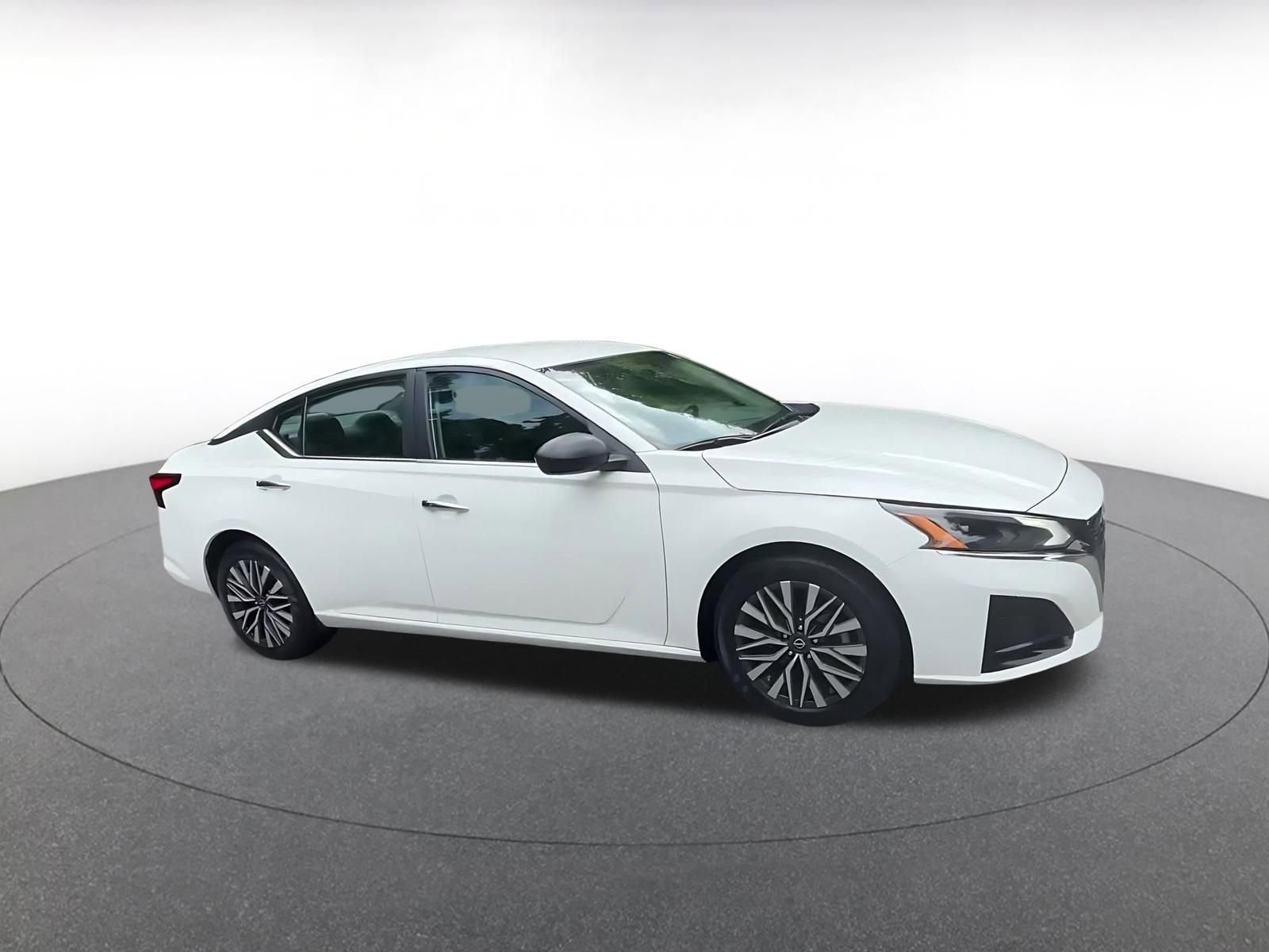 Used 2025 Nissan Altima 2.5 SV FWD video 2