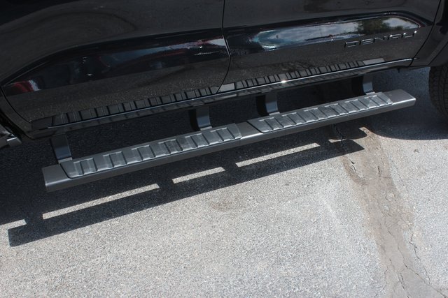 New 2026 GMC Canyon Denali w/ LPO, Denali Black Edition image 6