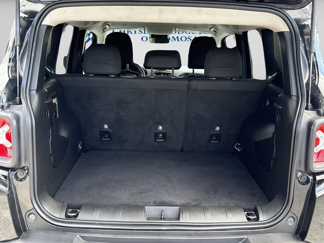 Certified 2023 Jeep Renegade Latitude AWD/4WD image 40