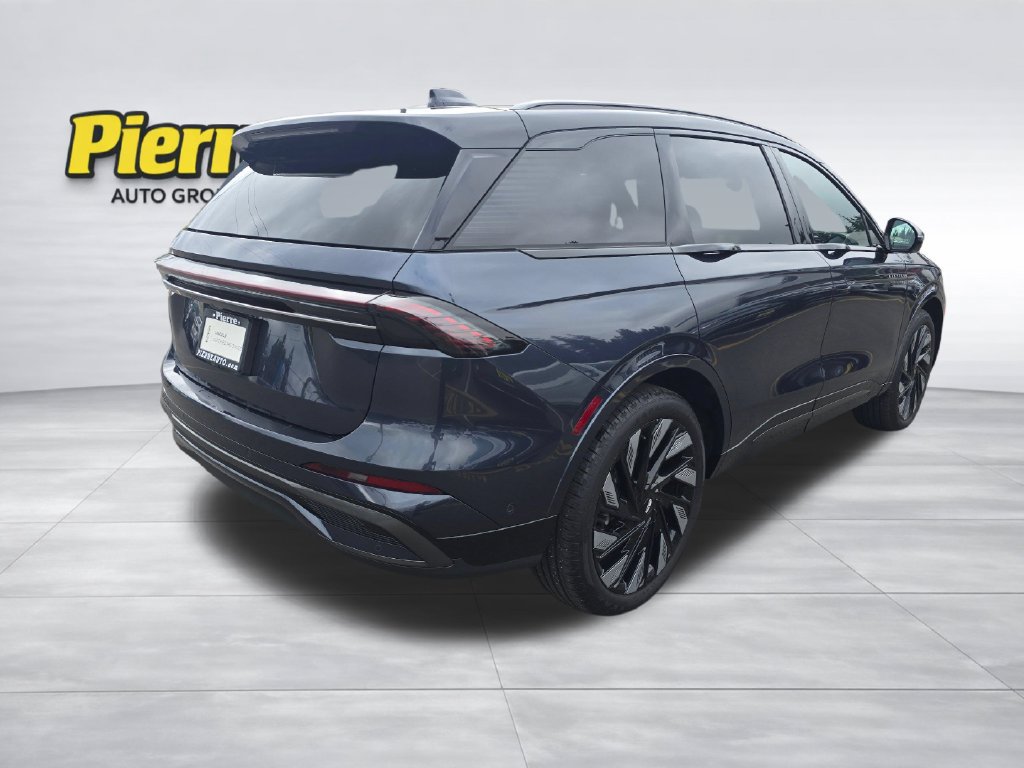 Certified 2024 Lincoln Nautilus Reserve w/ Equipment Group 202A AWD/4WD image 5