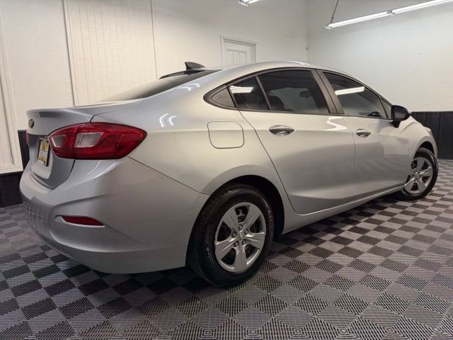 Used 2017 Chevrolet Cruze LS FWD image 4