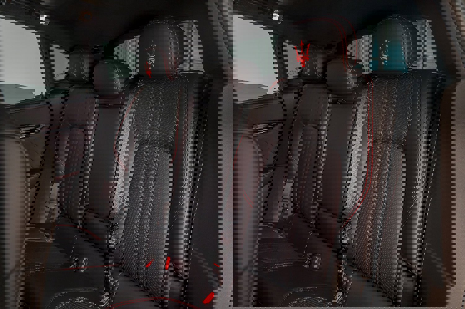 Used 2024 Maserati Levante GT Ultima image 22