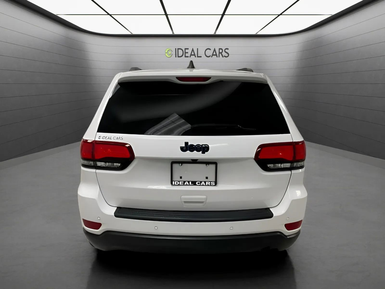 Used 2019 Jeep Grand Cherokee Laredo RWD image 6
