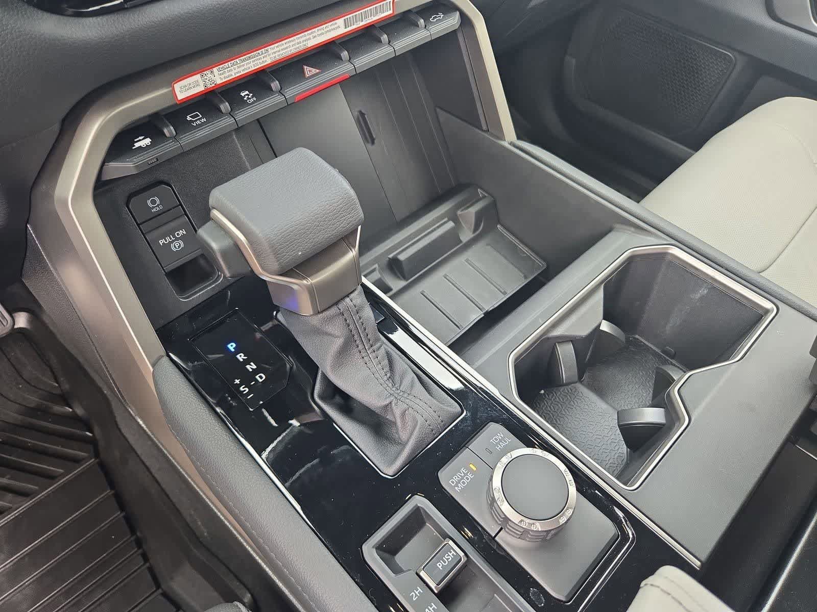 Used 2026 Toyota Tundra Limited AWD/4WD image 32