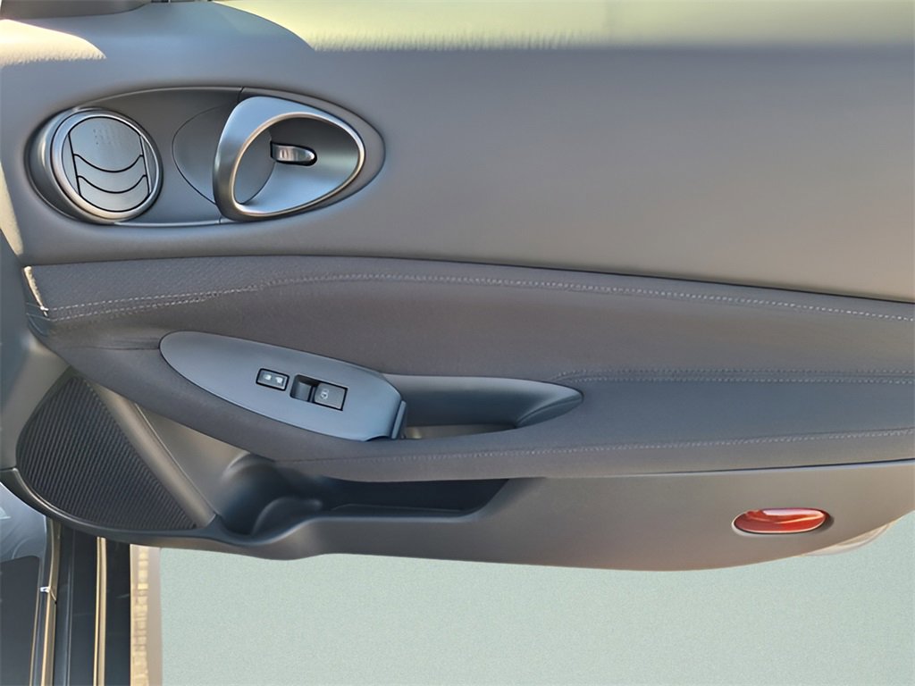 Used 2025 Nissan Z Sport w/ Floor Mat Package image 27