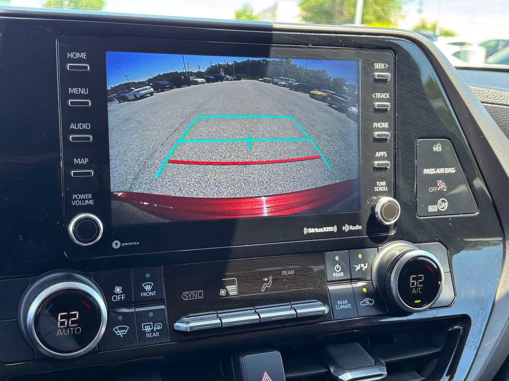 Used 2020 Toyota Highlander LE AWD/4WD image 36