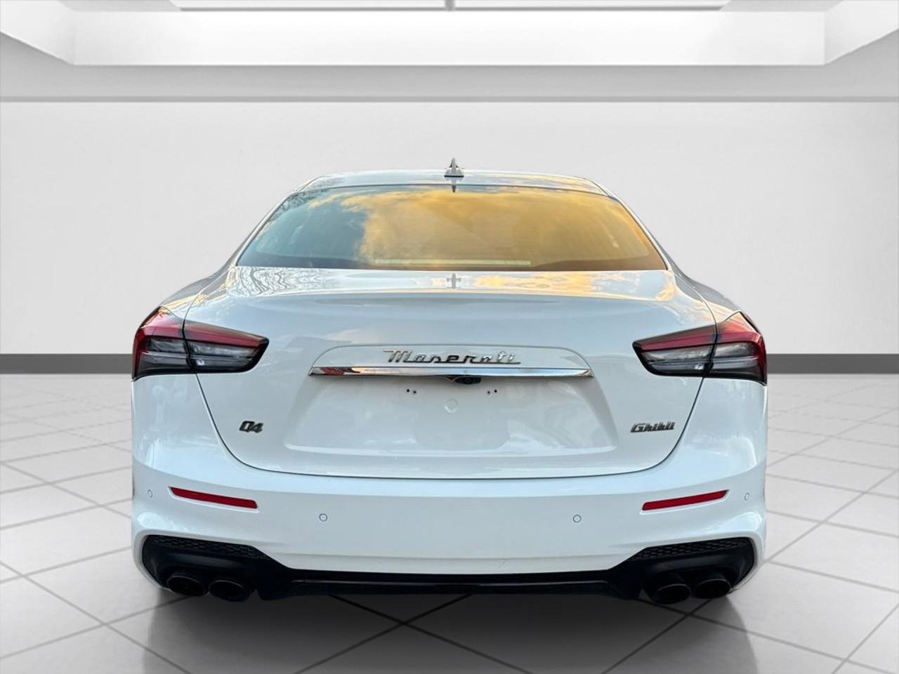 Used 2022 Maserati Ghibli Modena Q4 AWD/4WD image 10