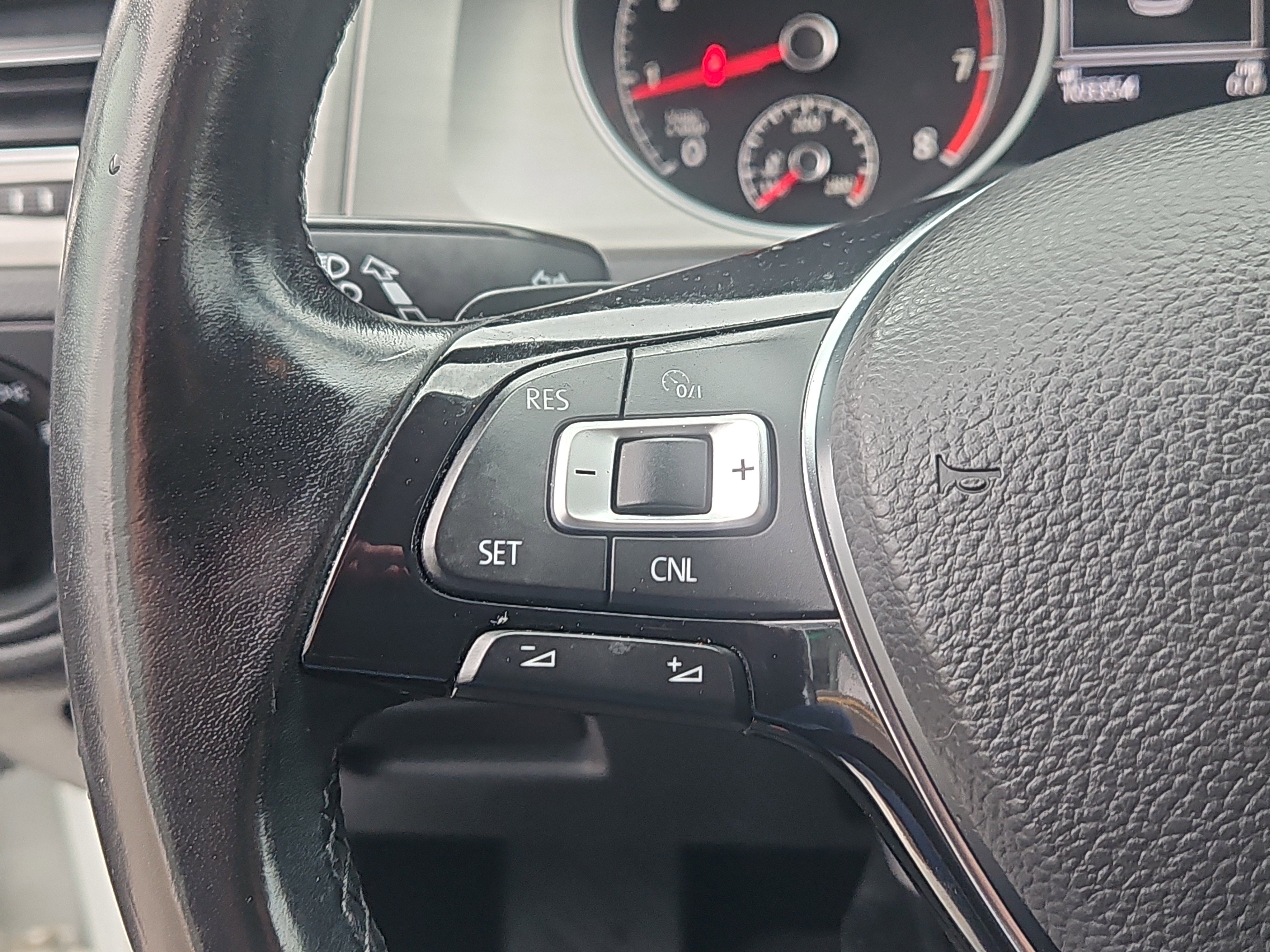 Used 2016 Volkswagen Golf S image 12