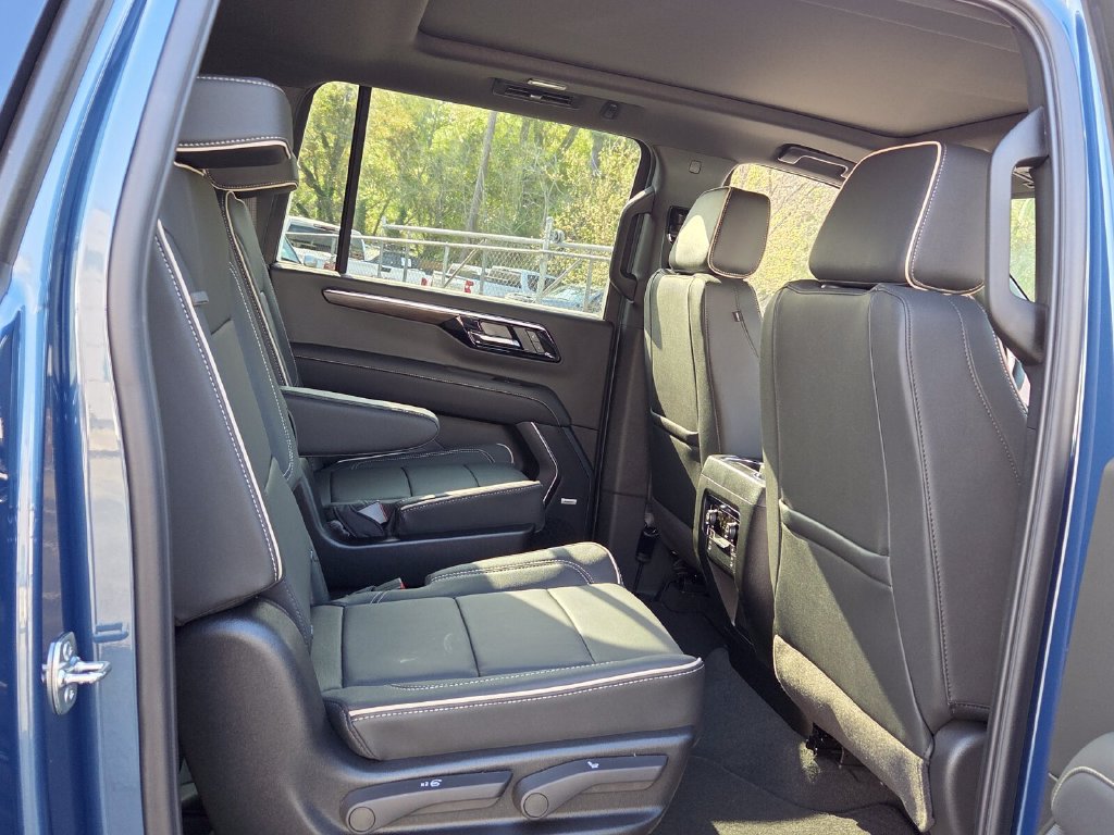 New 2026 Chevrolet Suburban Premier w/ Sun And Tow Package AWD/4WD image 13