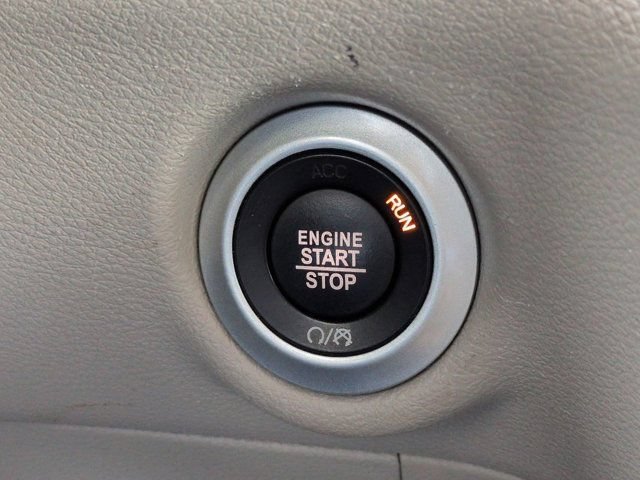 Used 2023 Chrysler Pacifica Touring-L FWD image 26