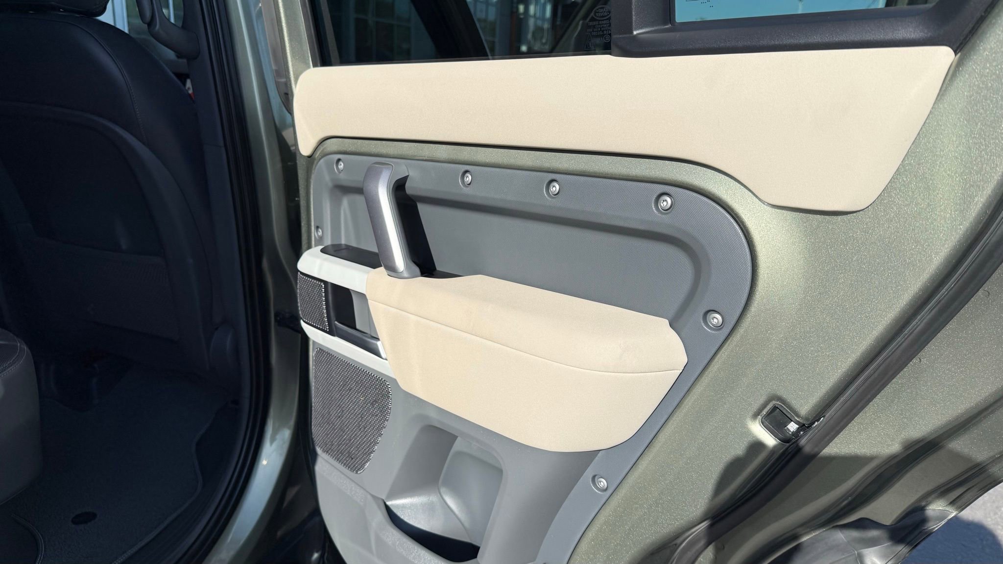 Used 2023 Land Rover Defender 110 X-Dynamic SE image 27