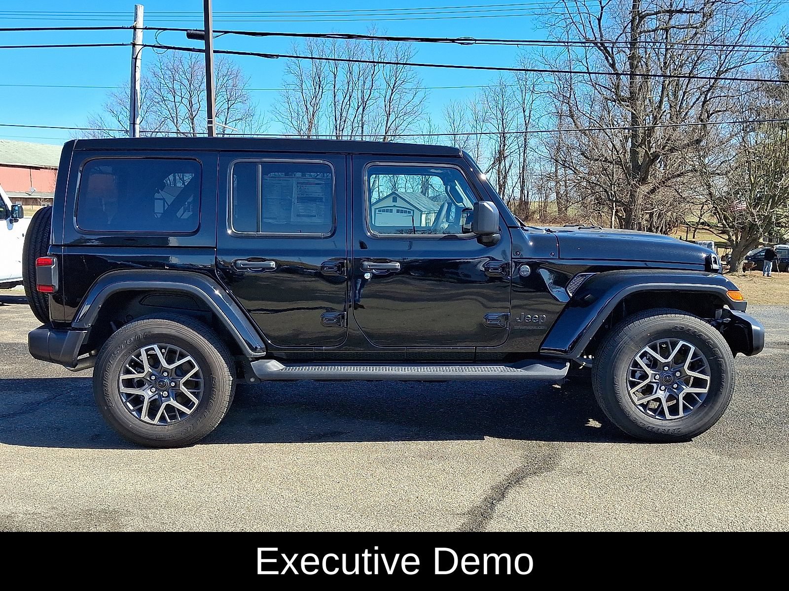 New 2026 Jeep Wrangler Unlimited Sahara AWD/4WD image 8