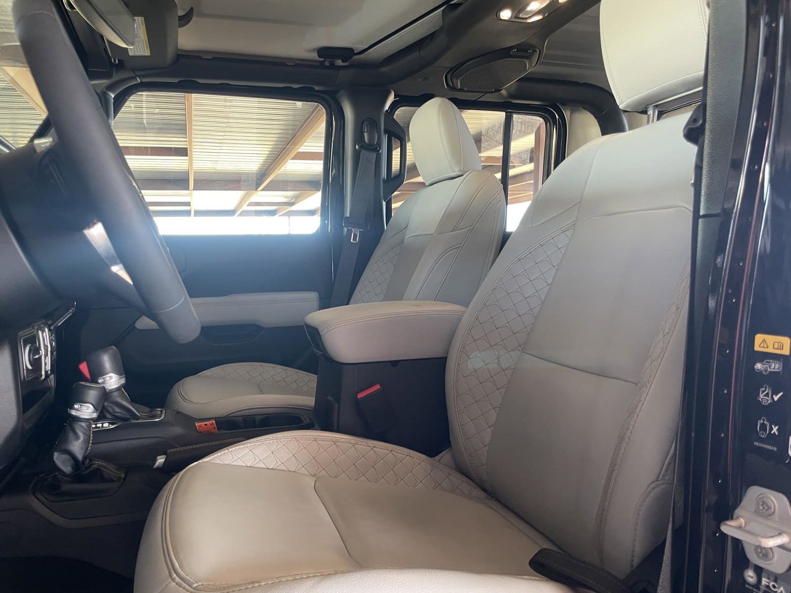 Used 2023 Jeep Gladiator Overland image 25