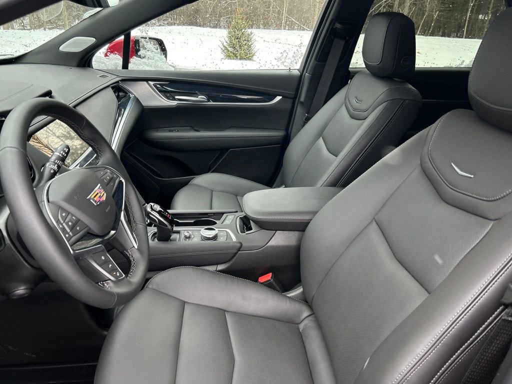 Used 2025 Cadillac XT5 Premium Luxury w/ LPO, Floor Liner Package image 12