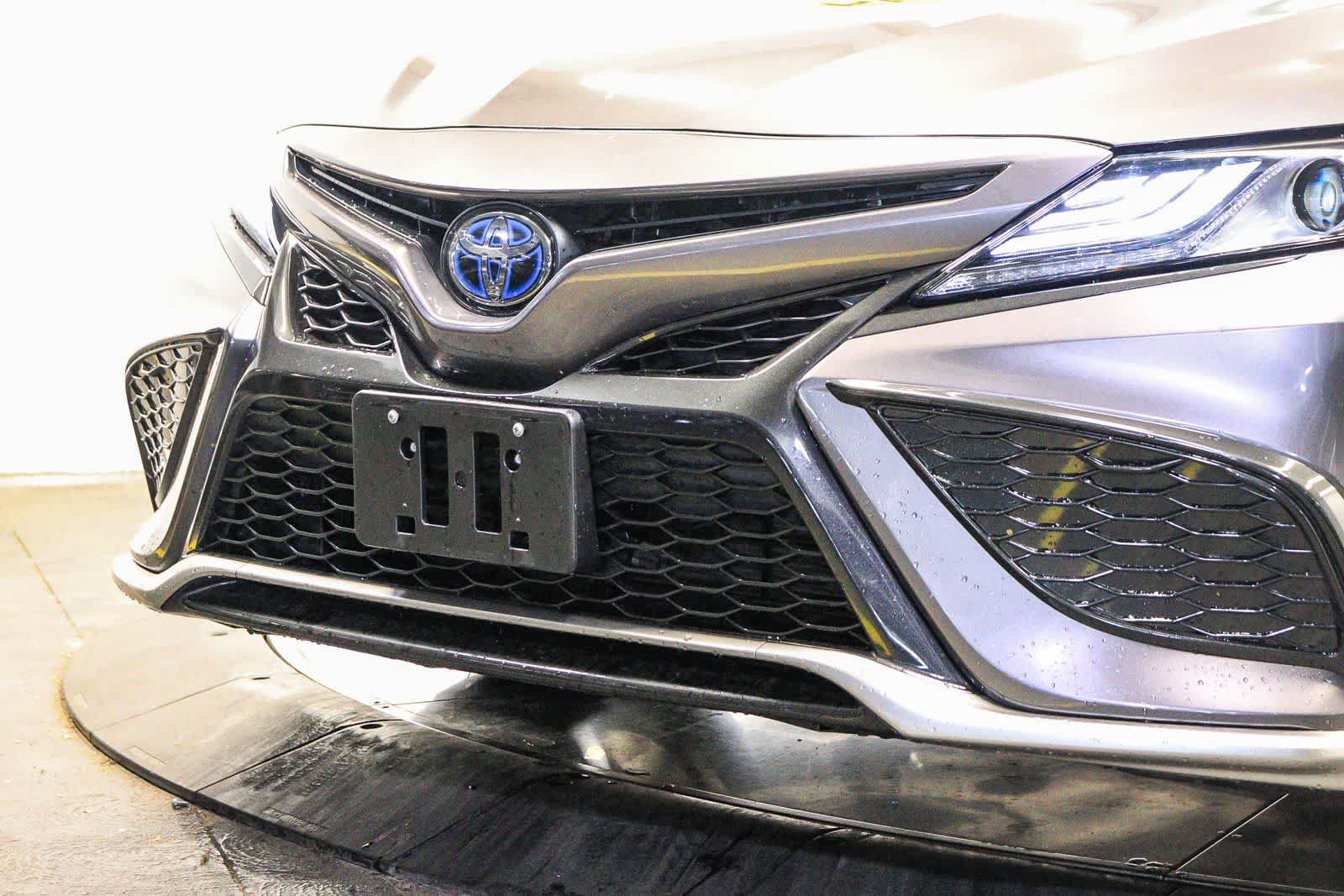 Used 2023 Toyota Camry XSE FWD image 8