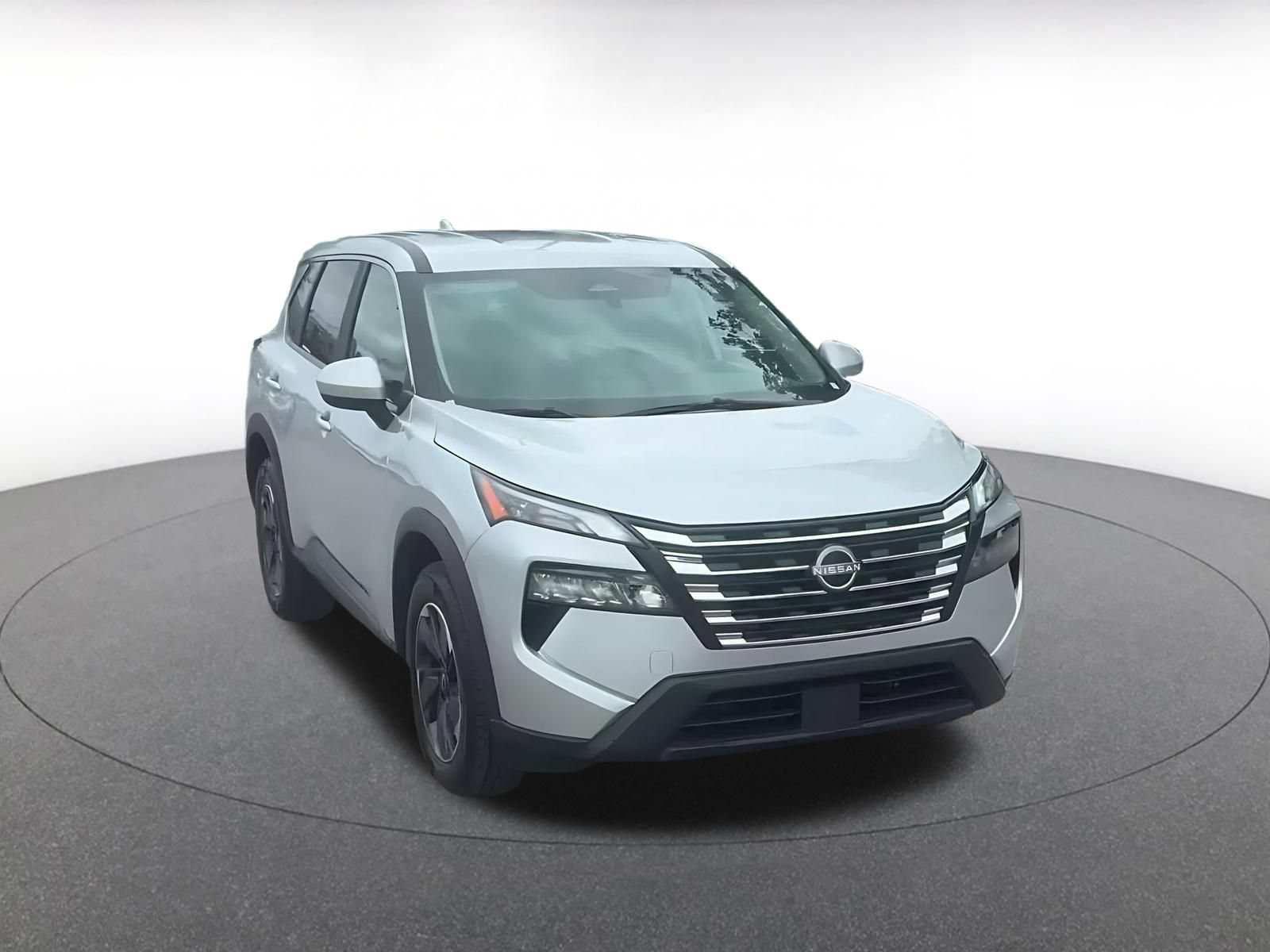 Used 2025 Nissan Rogue SV AWD/4WD image 3