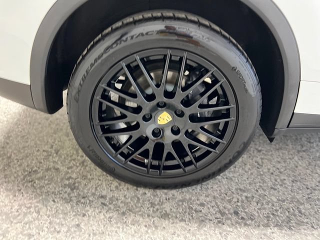 Used 2014 Porsche Cayenne Diesel AWD/4WD image 46