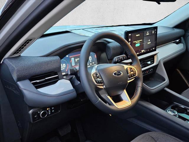 New 2026 Ford Explorer Active RWD image 3