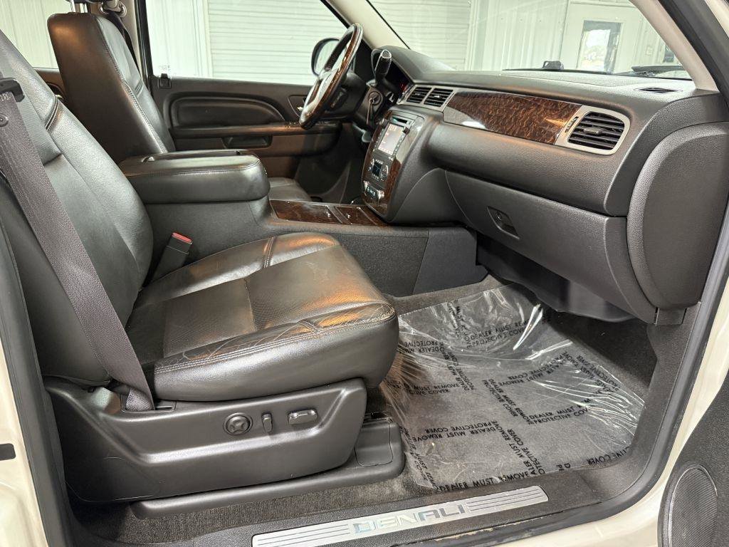 Used 2012 GMC Yukon XL Denali AWD/4WD image 39
