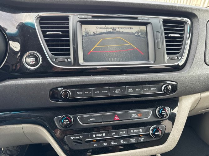 Used 2016 Kia Sedona SX image 21