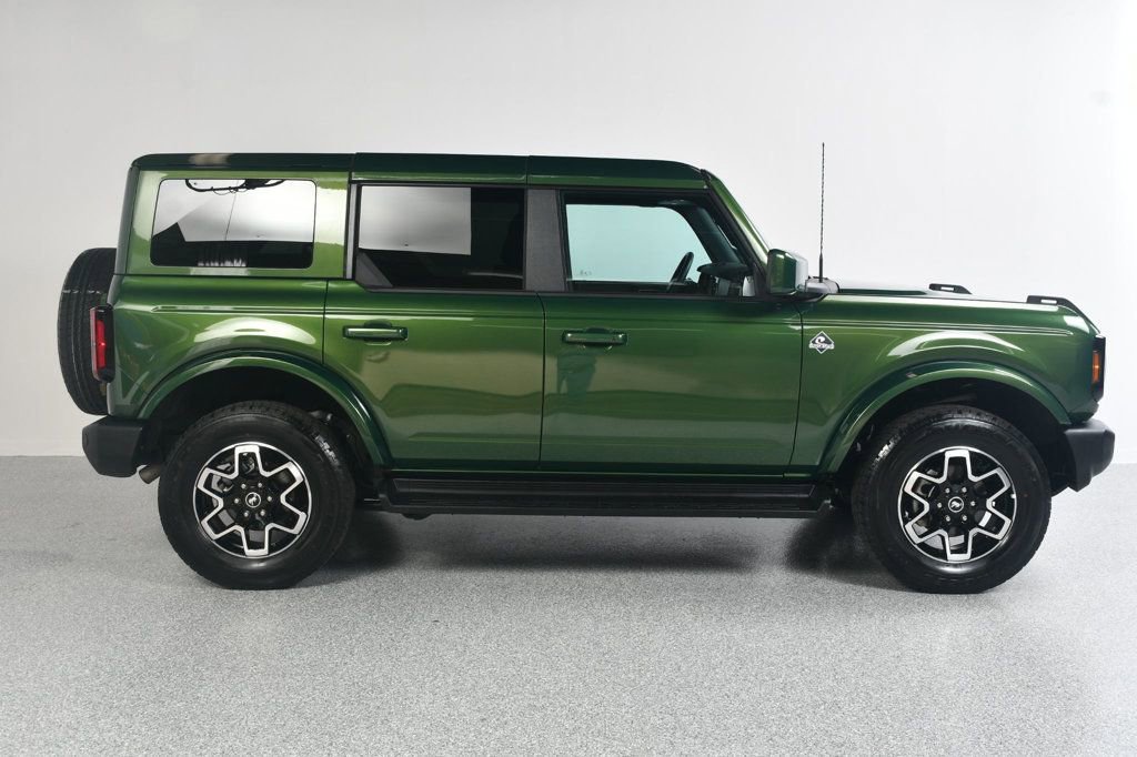 Used 2025 Ford Bronco Outer Banks AWD/4WD image 4