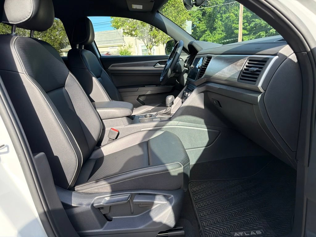 Used 2020 Volkswagen Atlas Cross Sport SE AWD/4WD image 27