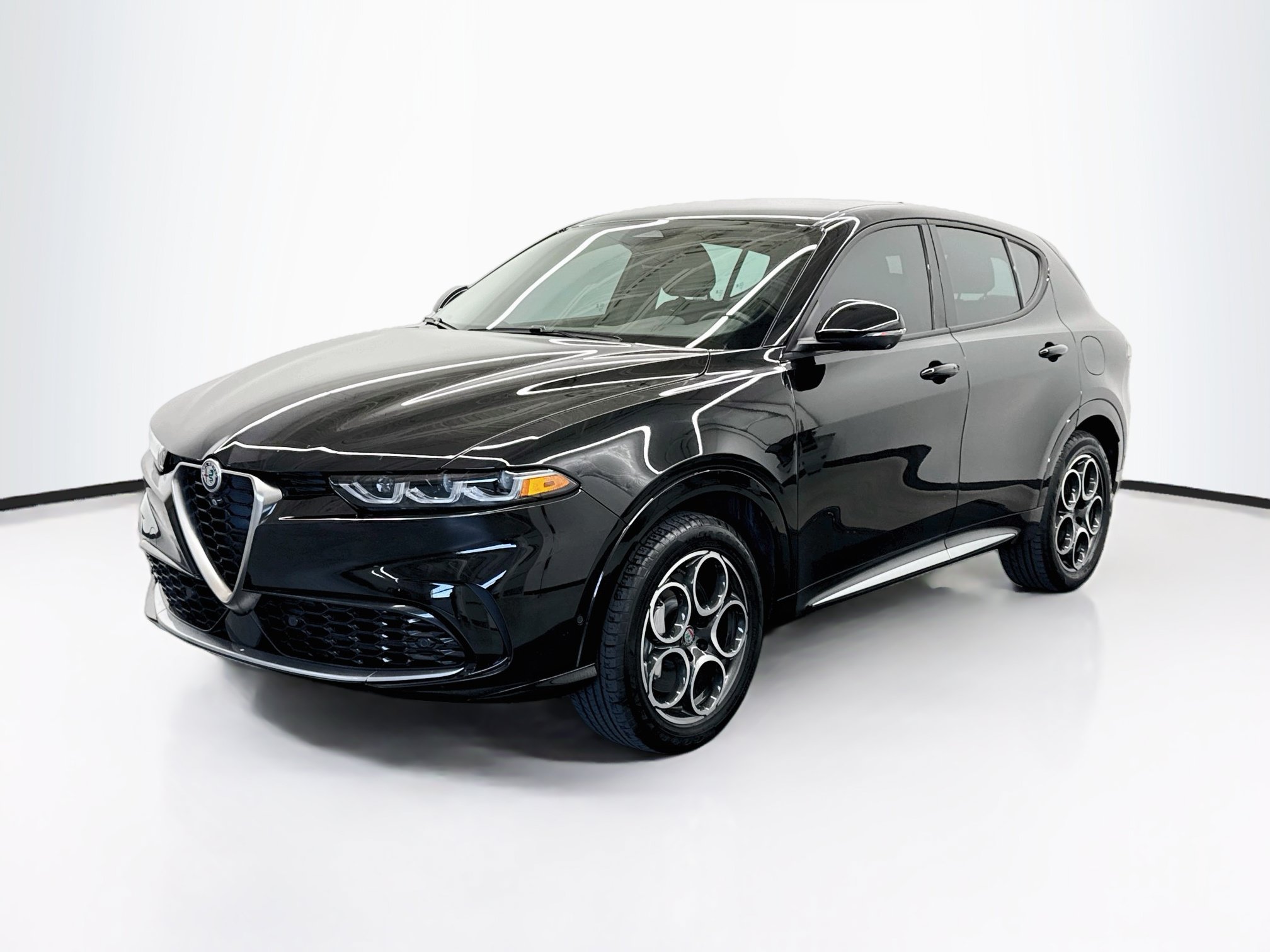 Used 2024 Alfa Romeo Tonale Ti w/ Active Assist Package AWD/4WD image 3