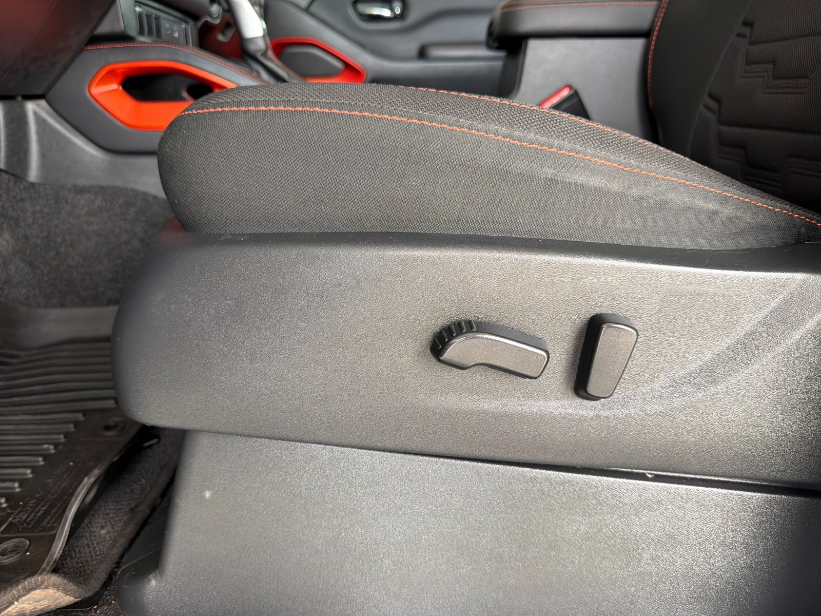 Used 2024 Nissan Frontier Pro-X RWD image 13