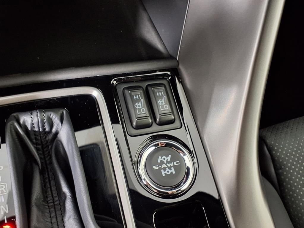 New 2025 Mitsubishi Eclipse Cross Black Edition image 21