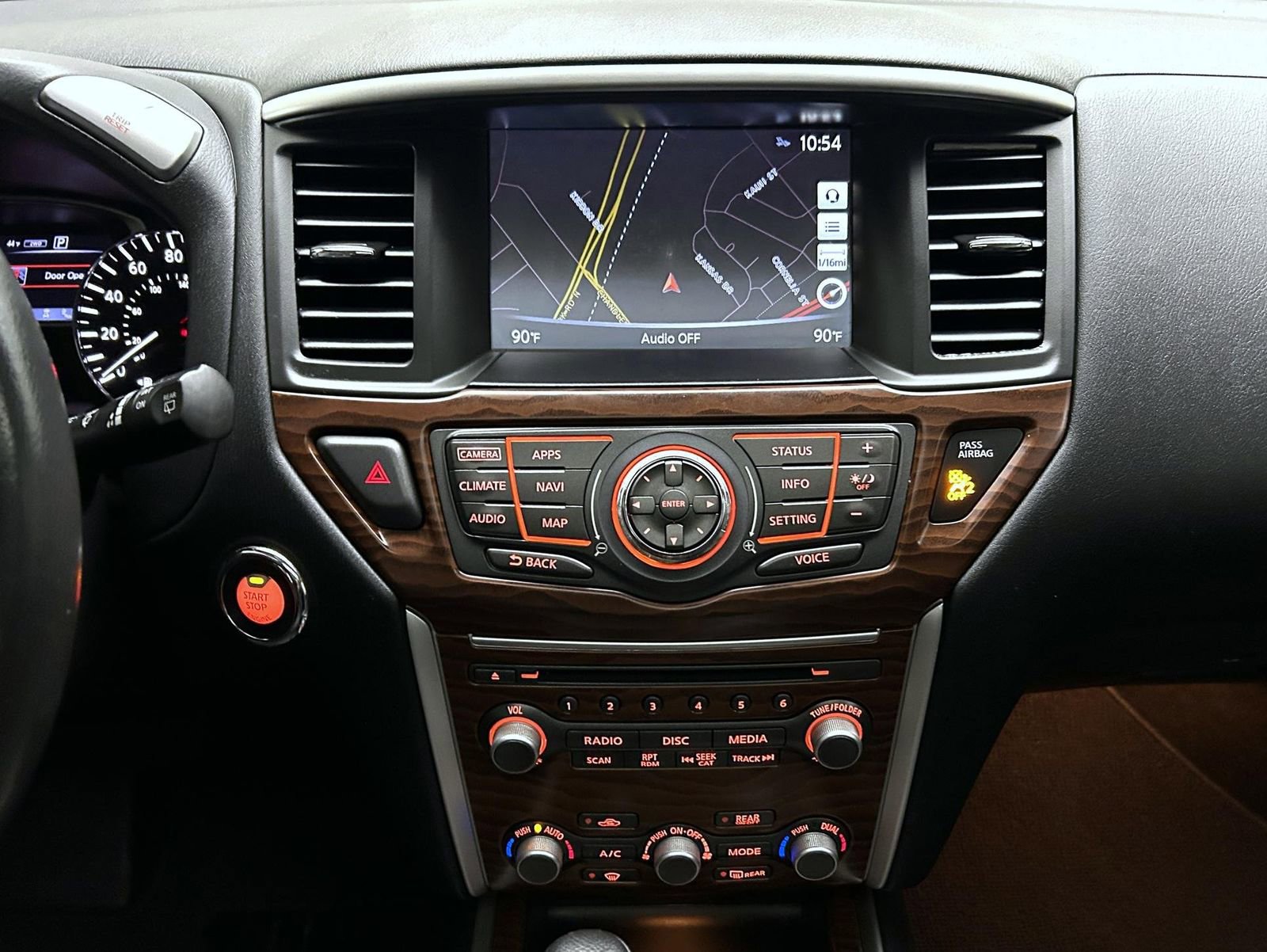Used 2017 Nissan Pathfinder Platinum w/ Midnight Edition Package image 13